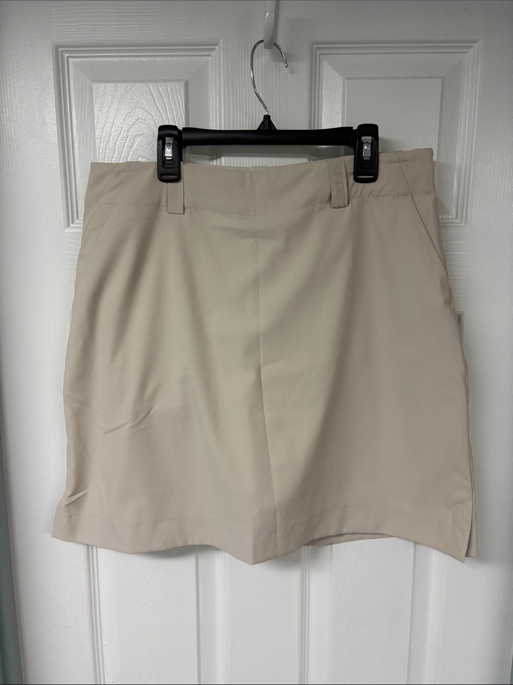 Nike Golf Dri-Fit Women’s Beige Golf Skort size 8 (M)